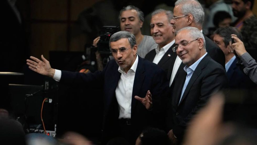 Μαχμούντ Αχμαντινετζάντ
